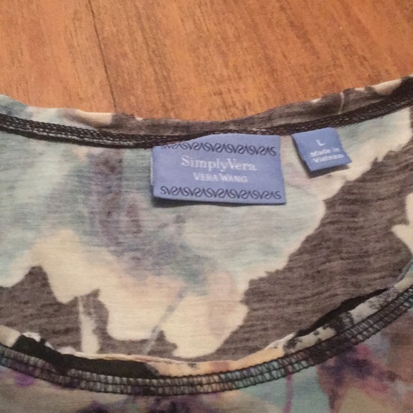 🌸Blouse Size Large🌸 - Picture 4 of 4